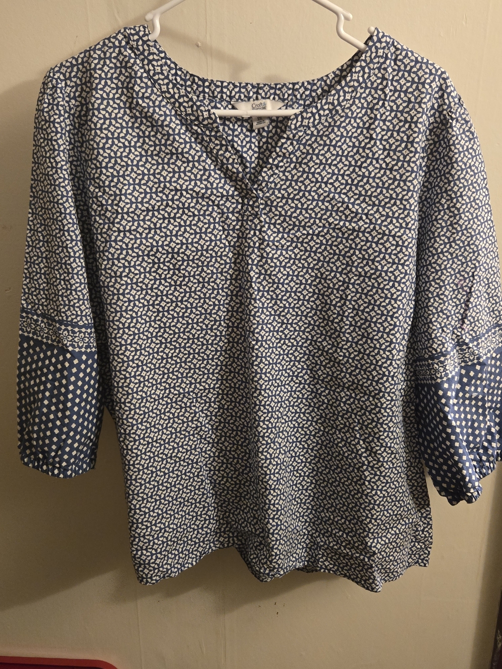 Croft & bBarrow Blue and White Mixed Print Split-Neck Blouse